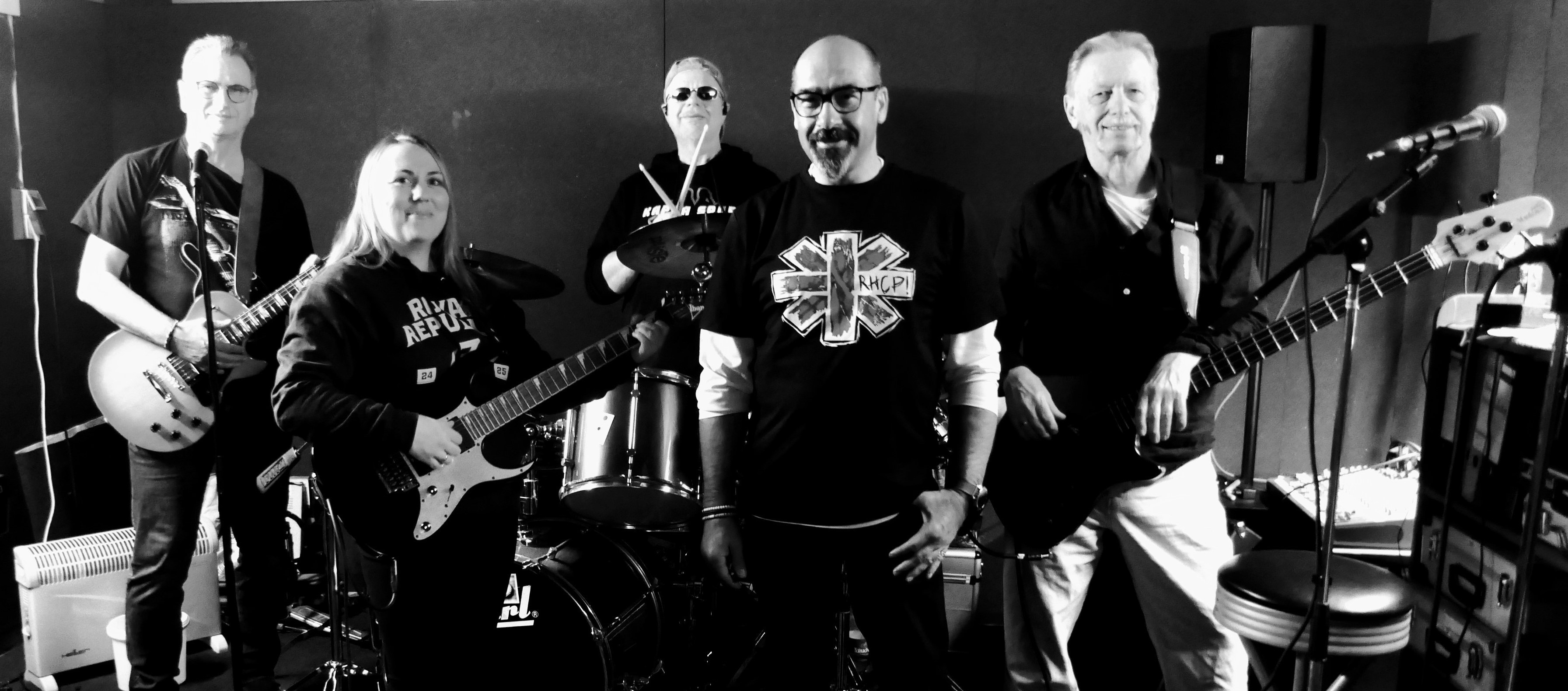 <strong>Liveband Roschdfrei</strong><br>